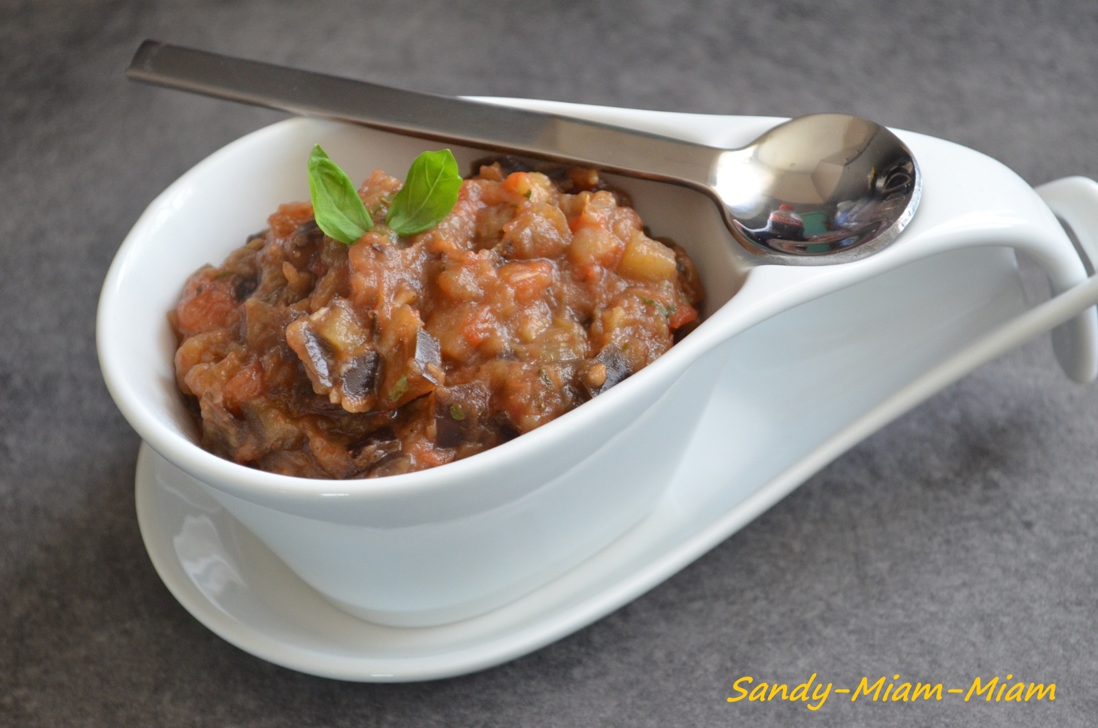 Annexe ob_37a347_zaalouk-d-aubergine.JPG