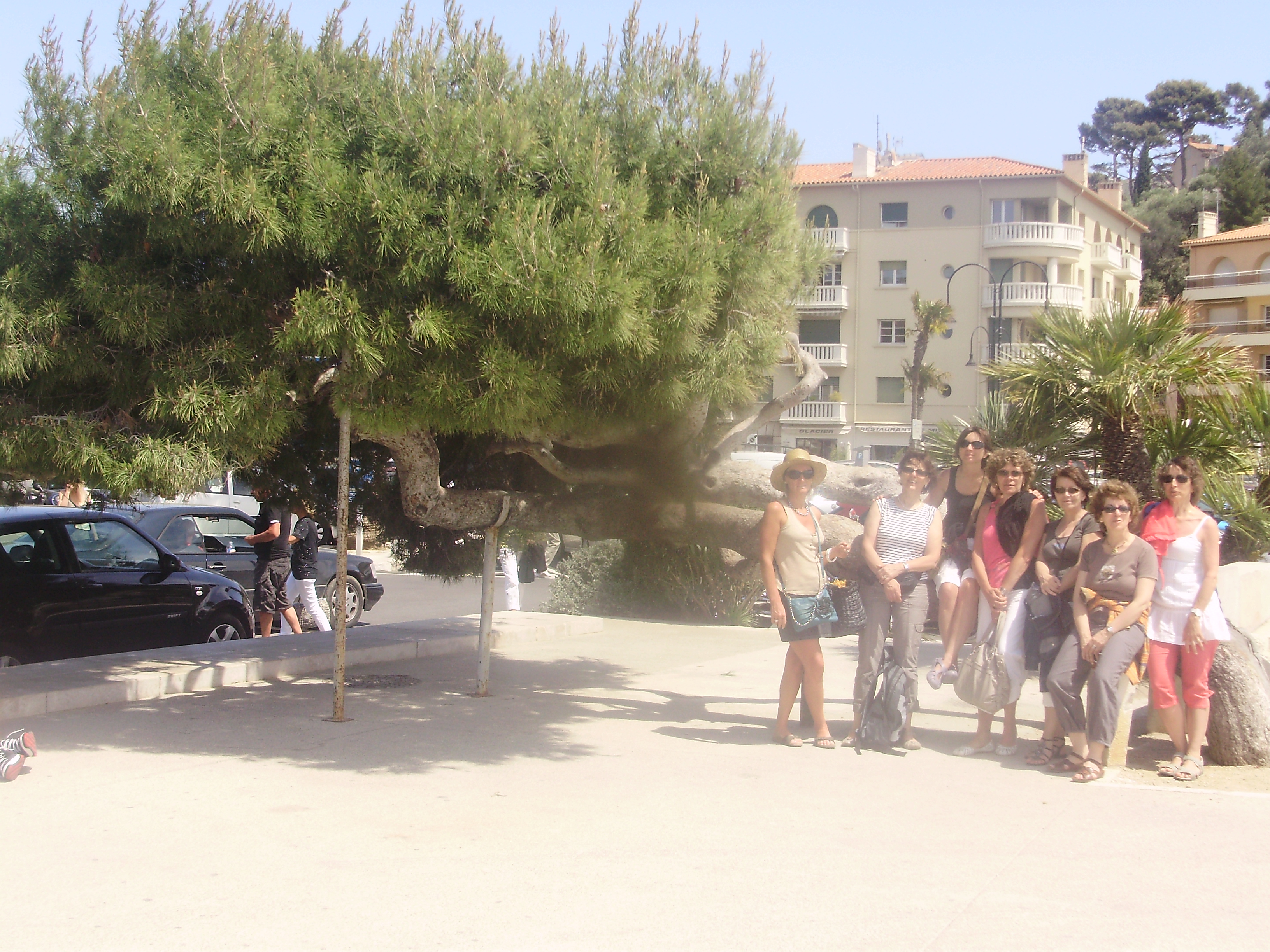 légèrement penché !!!