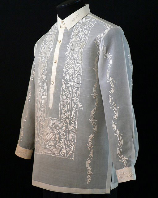 costume traditionnel Barong Tagalog