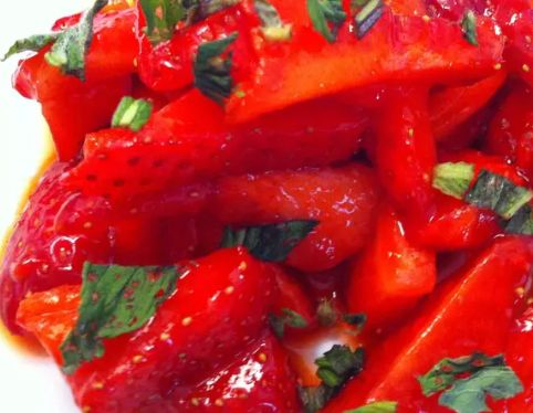 Salade Fraises à la menthe