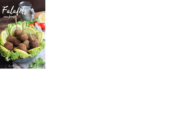 falafels avec salade et tranches de citron