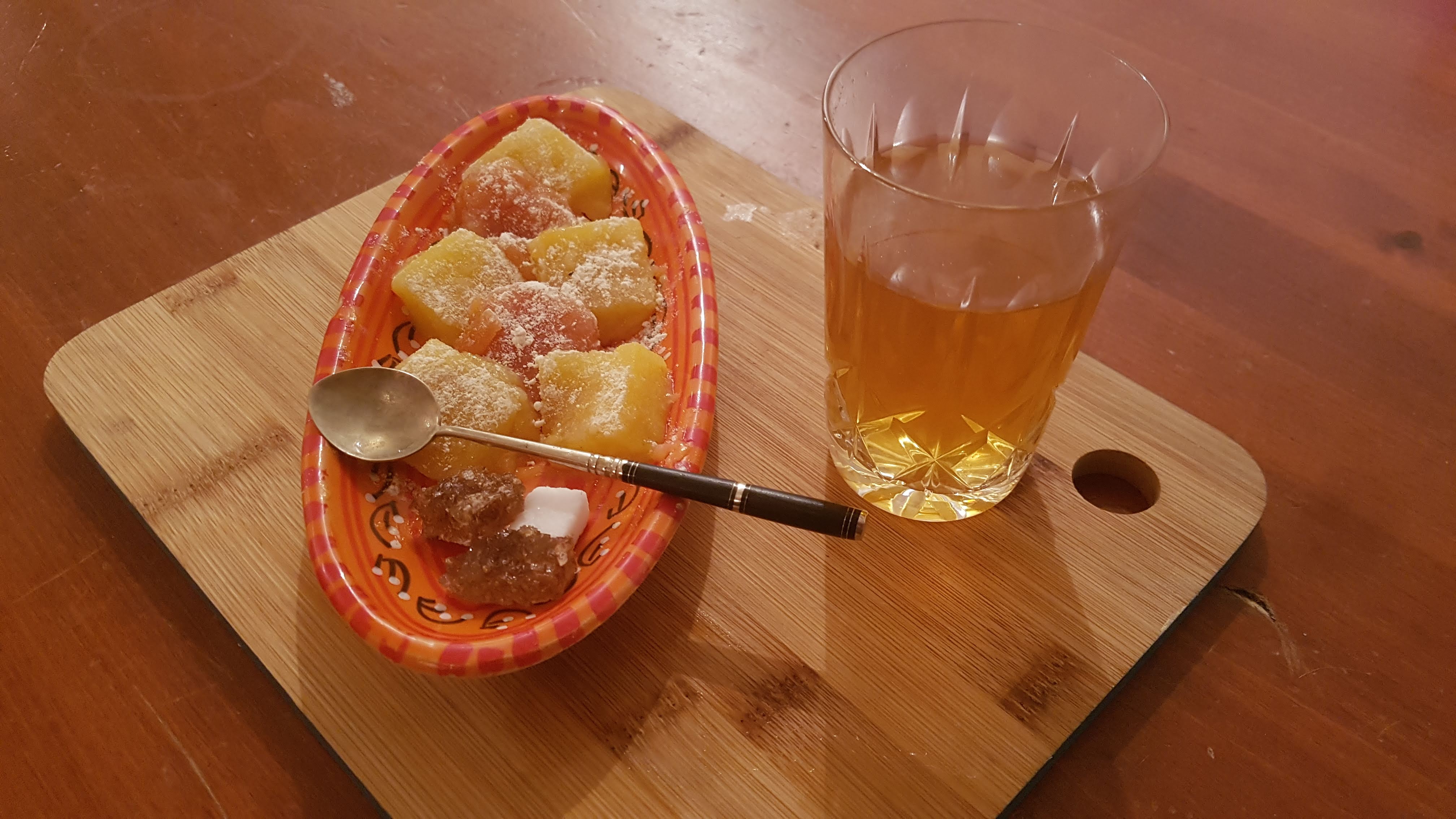 Loukoums trop mous et thé à la menthe