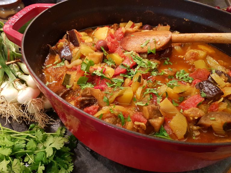 Tajine aux légumes d'été en cocotte